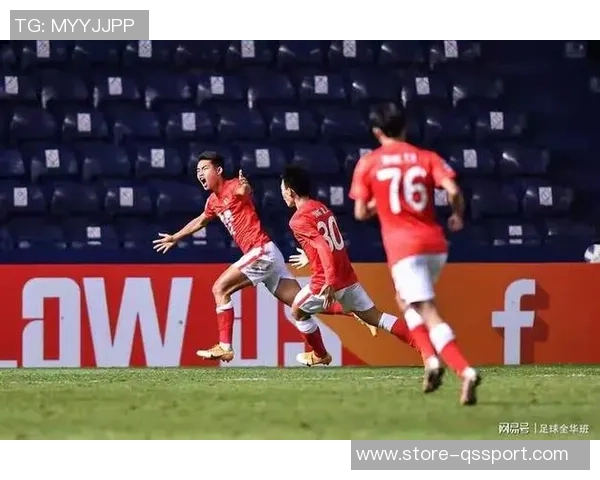 河南省运动会足球赛事精彩纷呈各地球队齐聚一堂争夺冠军荣耀 河南省运动会足球赛事精彩纷呈各地球队齐聚一堂争夺冠军荣耀