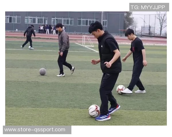 西安财经学院足球队奋勇拼搏展现青春风采助力校园文化建设 西安财经学院足球队奋勇拼搏展现青春风采助力校园文化建设