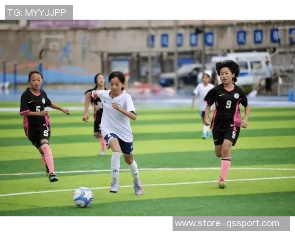 足球夏令营的快乐与成长体验分享让我收获满满的友谊与技能提升